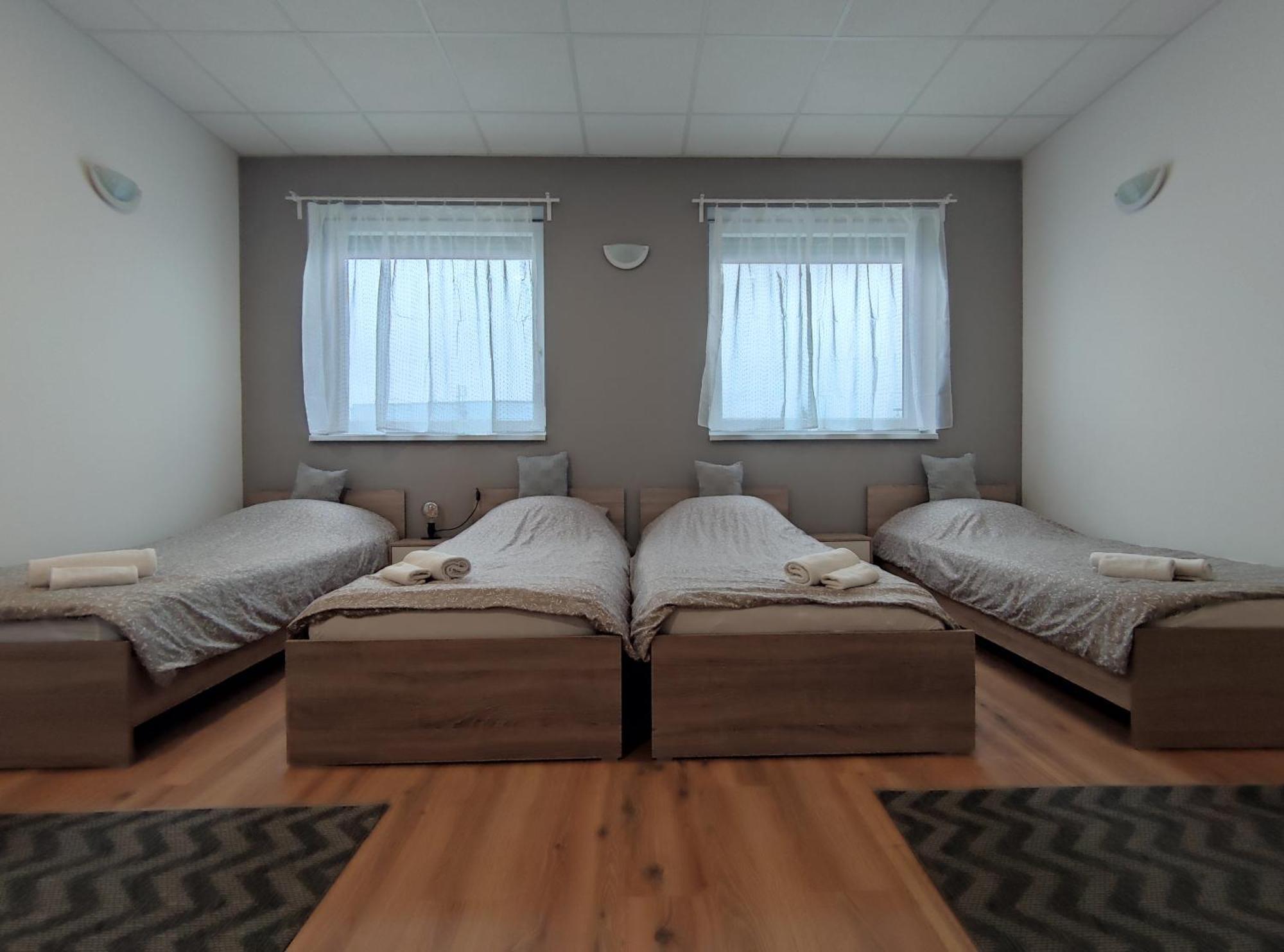 Szilas Park Motel Nagytarcsa Eksteriør bilde