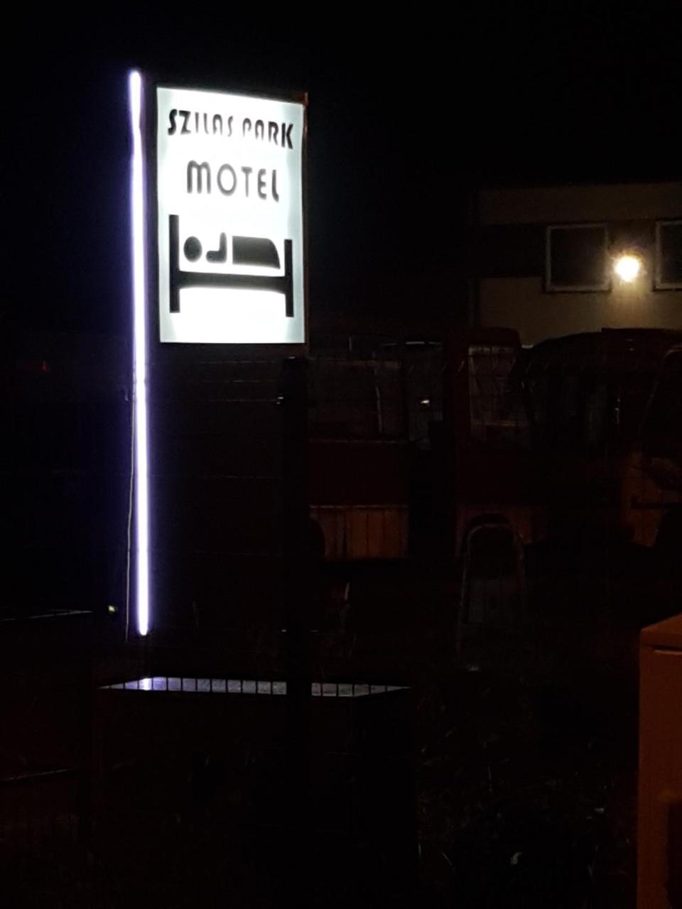 Szilas Park Motel Nagytarcsa Eksteriør bilde